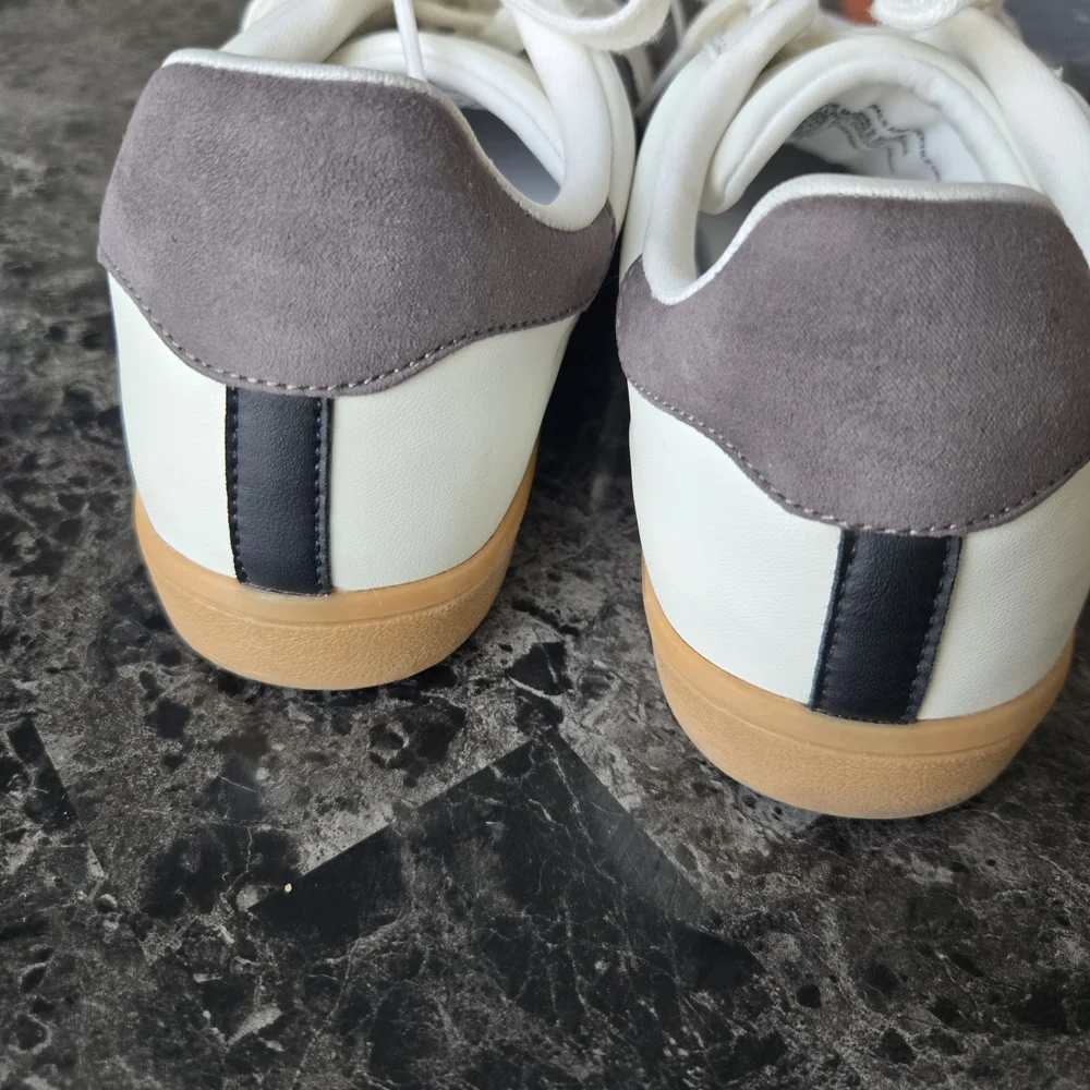 Universal Thread White and Black Sneakers with Tan Sole
